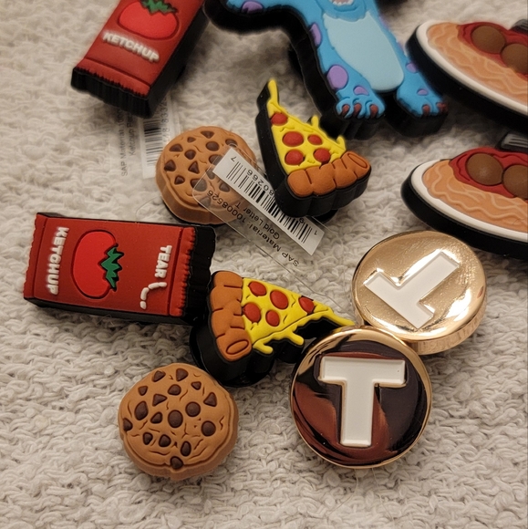 NEW Crocs Jibbitz 11 Piece Lot Sully Pixar Food Pizza Cookie charms - Picture 3 of 3
